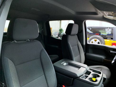 Used 2019 GMC Sierra 1500 SLE image 9