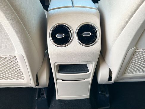 Used 2021 Mercedes-Benz GLB 250 image 20