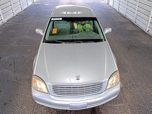 Used 2002 Cadillac De Ville w/ Comfort/Convenience Pkg FWD image 2