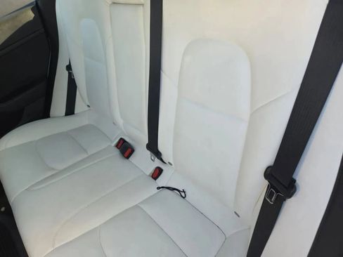 Used 2022 Tesla Model 3 RWD image 5