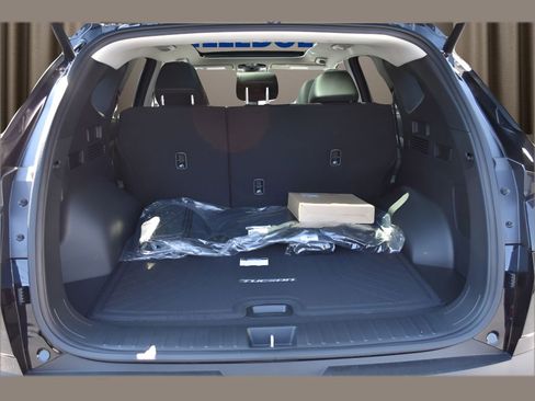 New 2025 Hyundai Tucson Limited image 13
