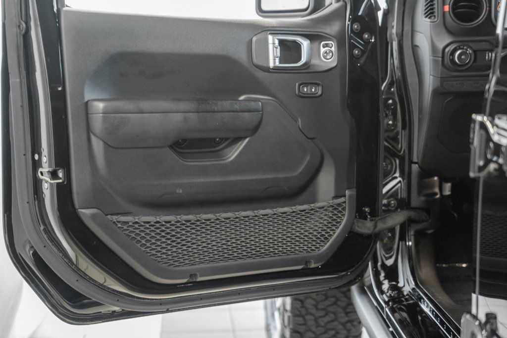 Used 2024 Jeep Wrangler Unlimited Rubicon w/ Technology Group AWD/4WD image 40
