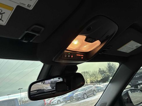 Used 2025 Chevrolet TrailBlazer RS w/ Convenience Package image 34