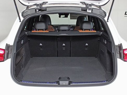 Certified 2025 Mercedes-Benz GLC 43 AMG 4MATIC image 9