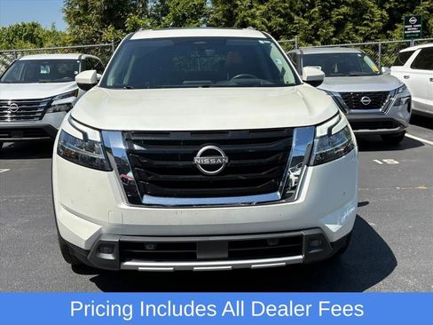 Used 2023 Nissan Pathfinder Platinum w/ Cargo Package AWD/4WD image 3