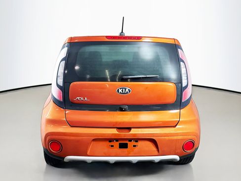 Used 2019 Kia Soul + image 6