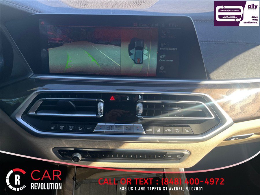 Used 2022 BMW X5 xDrive40i w/ Parking Assistance Package AWD/4WD image 42