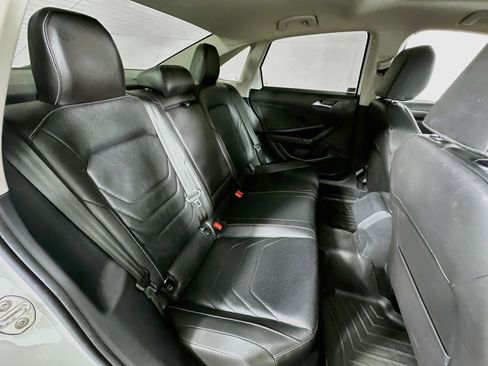 Used 2019 Volkswagen Jetta SEL Premium image 28