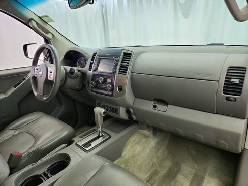 Used 2015 Nissan Frontier SL w/ Moonroof Package AWD/4WD image 24
