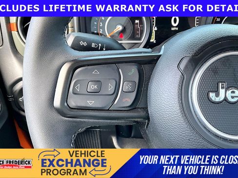 Used 2025 Jeep Gladiator Mojave image 15