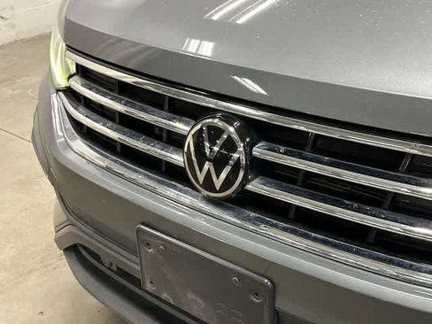 Used 2022 Volkswagen Tiguan SE FWD image 28