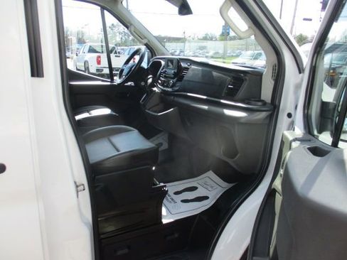 Used 2023 Ford Transit 250 148 High Roof AWD image 4