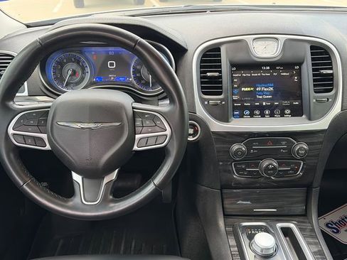 Used 2022 Chrysler 300 Touring L RWD image 13