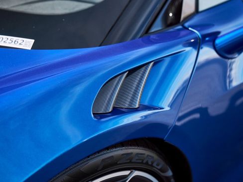 Used 2025 McLaren Artura Spider image 10