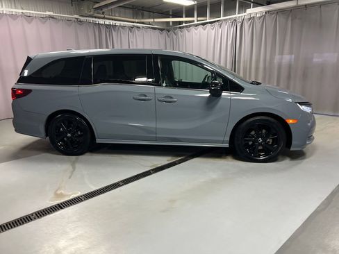 Used 2024 Honda Odyssey Sport image 8