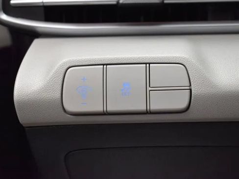 Used 2024 Hyundai Elantra Limited FWD image 22