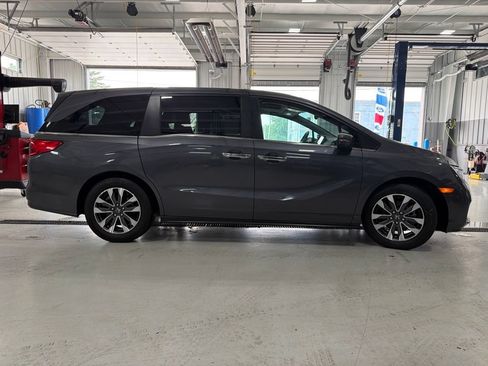 Used 2023 Honda Odyssey EX-L image 12