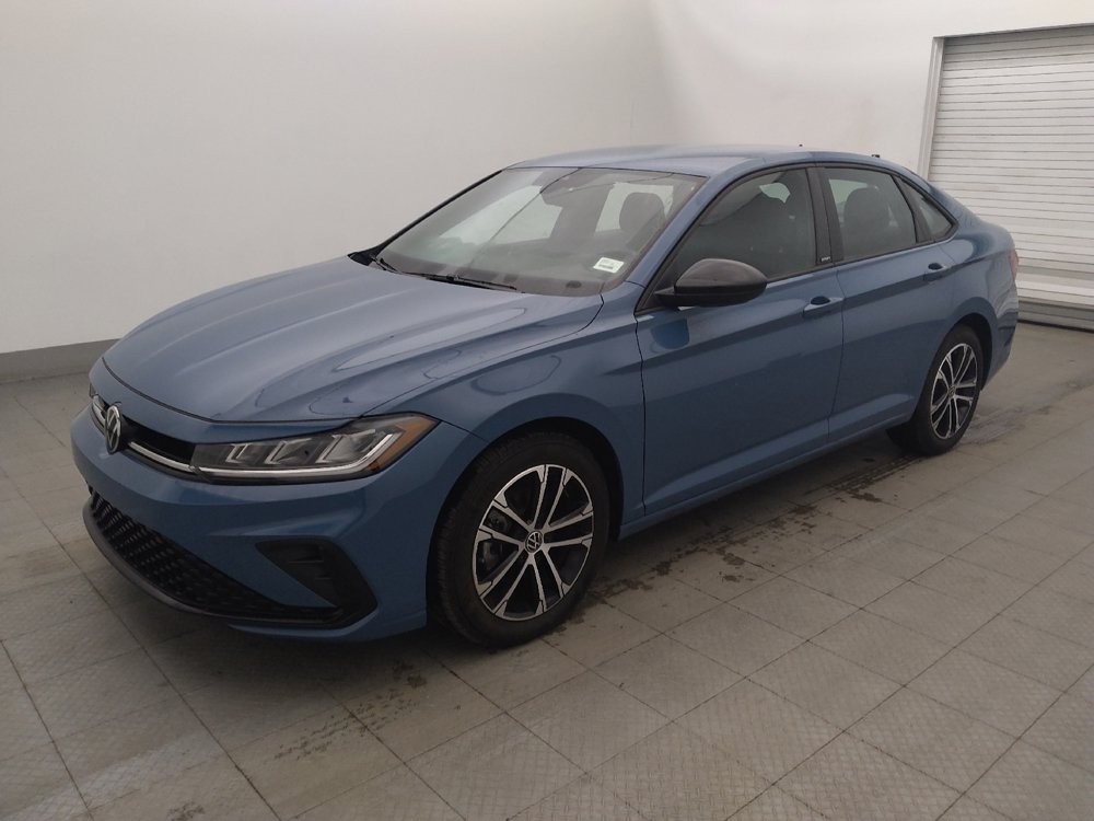 Used 2025 Volkswagen Jetta Sport FWD image 2