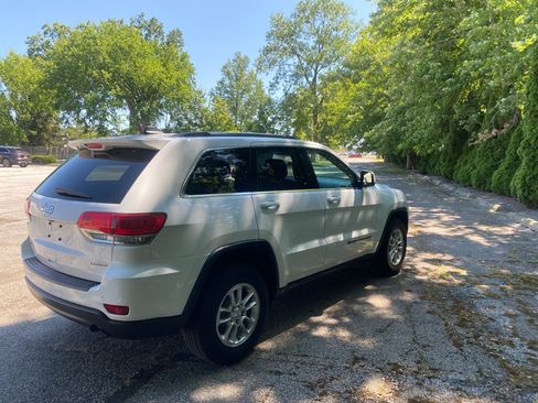 Used 2019 Jeep Grand Cherokee Laredo AWD/4WD image 5