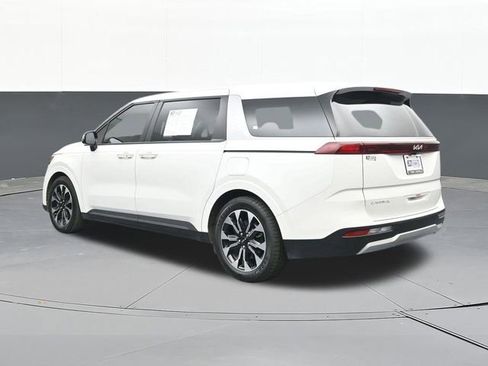 Used 2024 Kia Carnival EX image 9