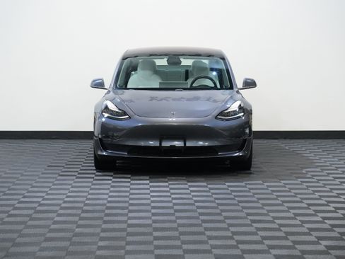 Used 2019 Tesla Model 3 Performance image 4