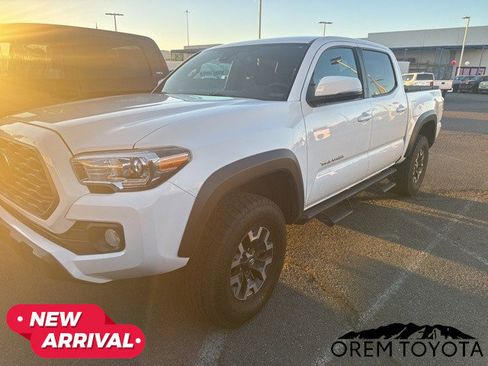 Used 2022 Toyota Tacoma TRD Off-Road image 10