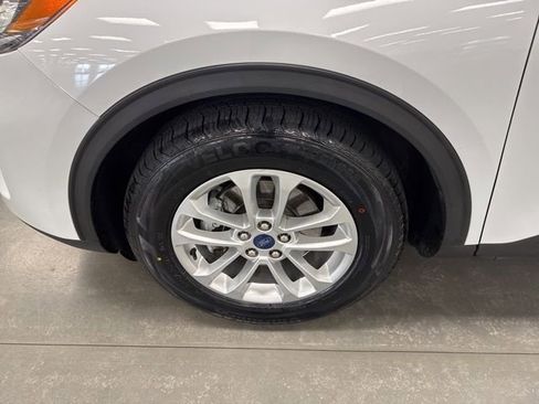 Used 2022 Ford Escape SE image 36