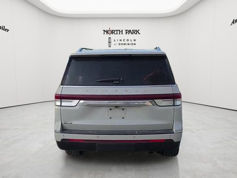 Used 2024 Lincoln Navigator L Reserve AWD/4WD image 4