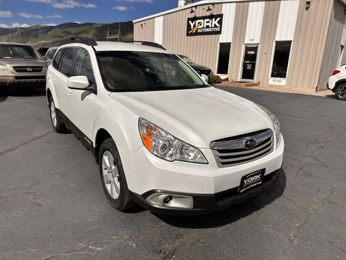 Used 2012 Subaru Outback 2.5i Premium AWD/4WD image 1
