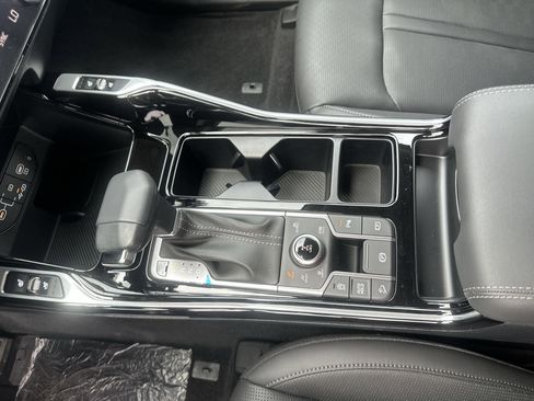 Certified 2025 Kia Sorento SX AWD/4WD image 20