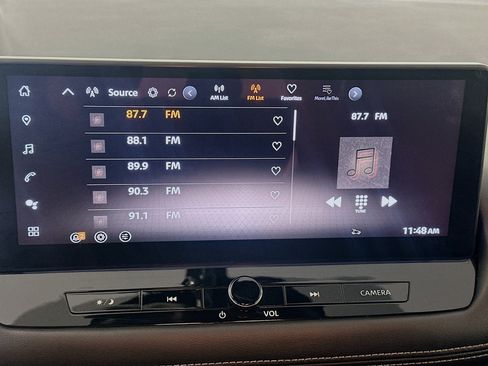 Used 2025 Nissan Rogue SL AWD/4WD image 21