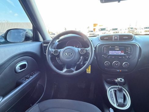 Used 2019 Kia Soul FWD image 17