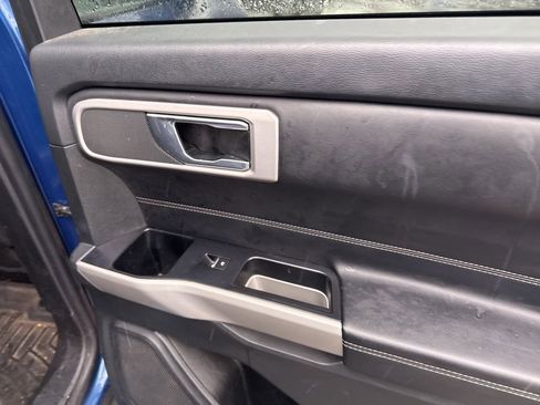 Used 2022 Ford Explorer XLT w/ Equipment Group 202A image 15