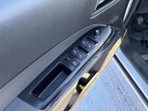 Used 2021 Chevrolet Colorado Z71 w/ Safety Package image 38