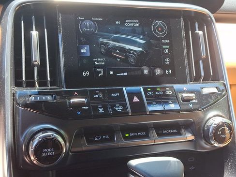 New 2026 Lexus LX 600 4WD w/ Luxury Package image 11
