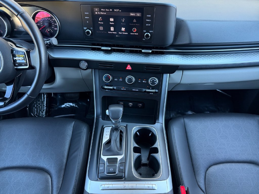 Used 2022 Kia Carnival LX FWD image 29