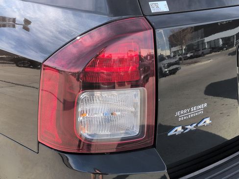 Used 2016 Jeep Compass Sport w/ Power Value Group image 13