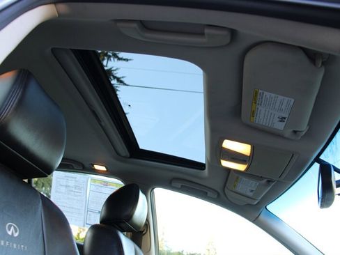 Used 2011 INFINITI G25 x w/ Moonroof Pkg image 10