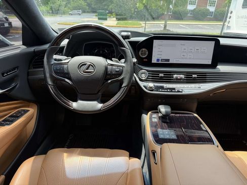 Used 2023 Lexus LS 500 AWD w/ Luxury Package image 7