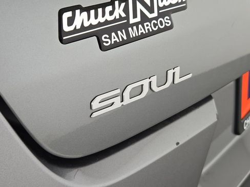 Used 2025 Kia Soul LX w/ LX Technology Package image 35