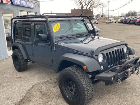 Used 2016 Jeep Wrangler Unlimited Sport w/ Quick Order Package 24S AWD/4WD image 25