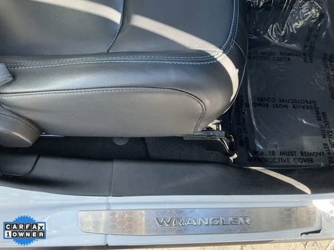 Used 2023 Jeep Wrangler Unlimited Rubicon 4xe w/ Steel Bumper Group image 57