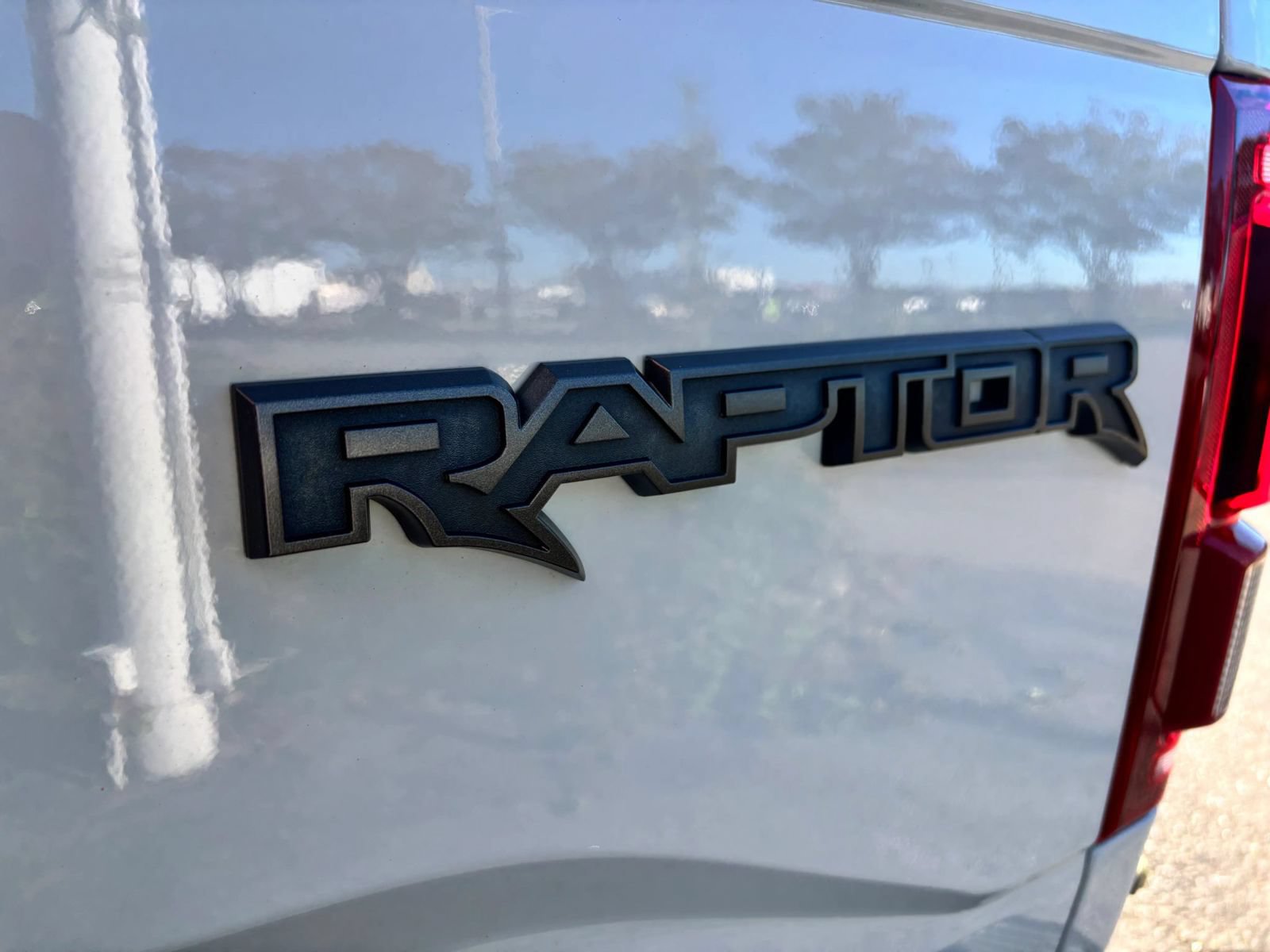 Used 2017 Ford F150 Raptor w/ Equipment Group 802A Luxury AWD/4WD image 15