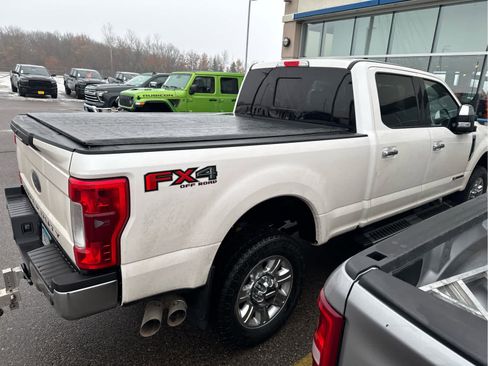 Used 2017 Ford F350 Lariat w/ Chrome Package image 4