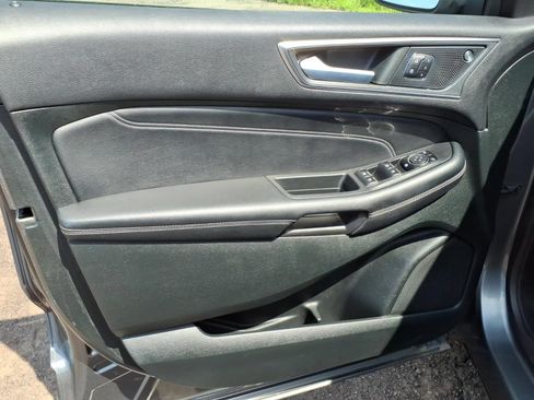 Used 2022 Ford Edge Titanium AWD/4WD image 11
