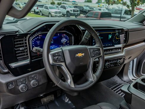 Used 2026 Chevrolet Silverado 3500 LT w/ Convenience Package image 16