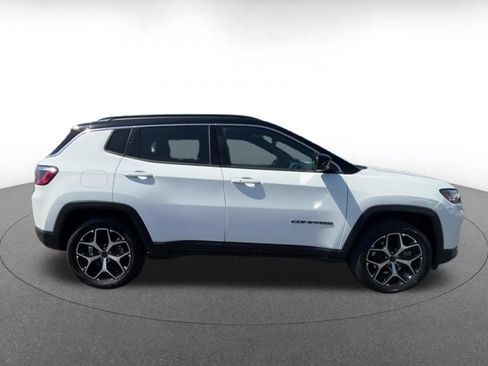 Used 2025 Jeep Compass Limited AWD/4WD image 16