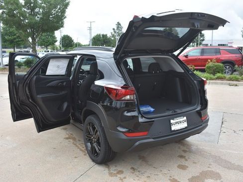 New 2026 Chevrolet TrailBlazer LT w/ Convenience Package FWD image 16