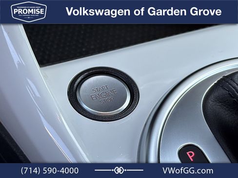 Used 2018 Volkswagen Beetle 2.0T SE w/ SE Premium Package FWD image 24