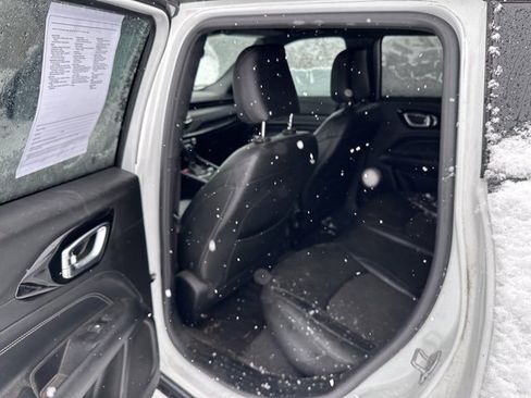 Used 2022 Jeep Compass Altitude image 11